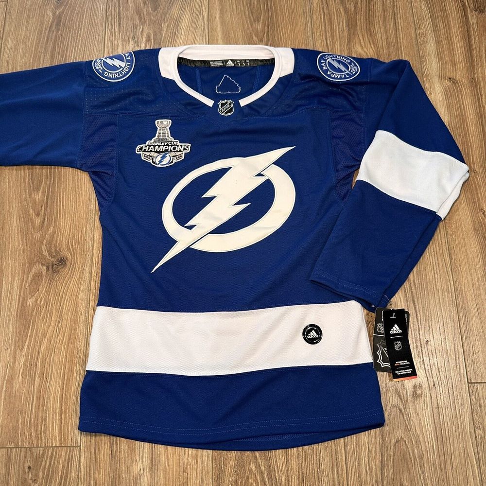 Adidas Hockey NHL 2021 Tampa Bay Lighting Stanley Cup Champ‎ Adult Size Small